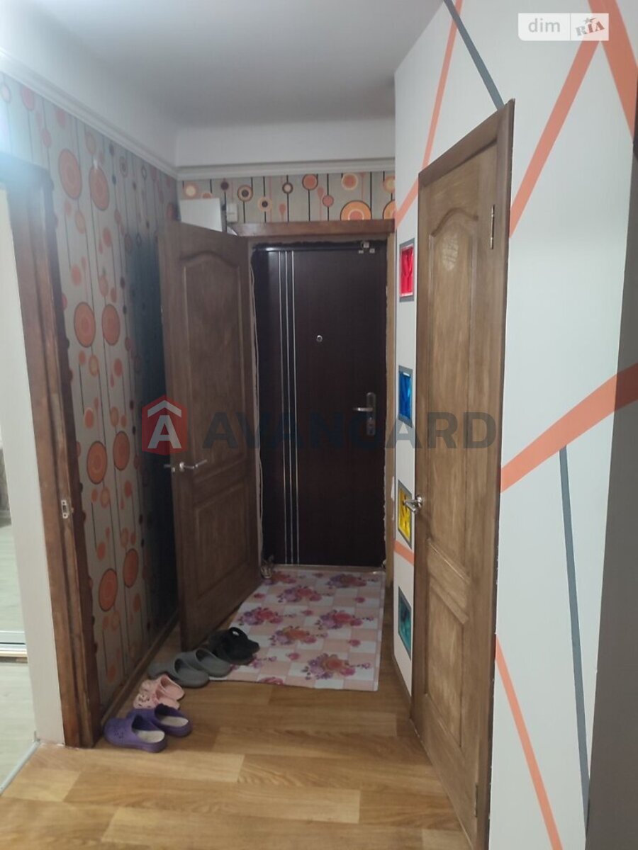 3 комн. квартира, 56/-/6 кв. м., 1/5 этаж фото 4 3 комн. квартира, 56/-/6 кв. м., 1/5 этаж фото 4