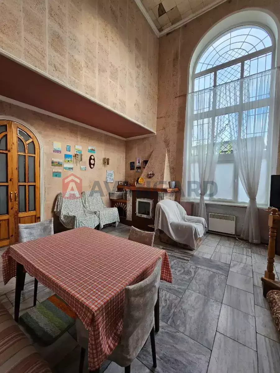 5 комн. квартира, 195/-/10 кв. м., -/2 этаж фото 9 5 комн. квартира, 195/-/10 кв. м., -/2 этаж фото 9
