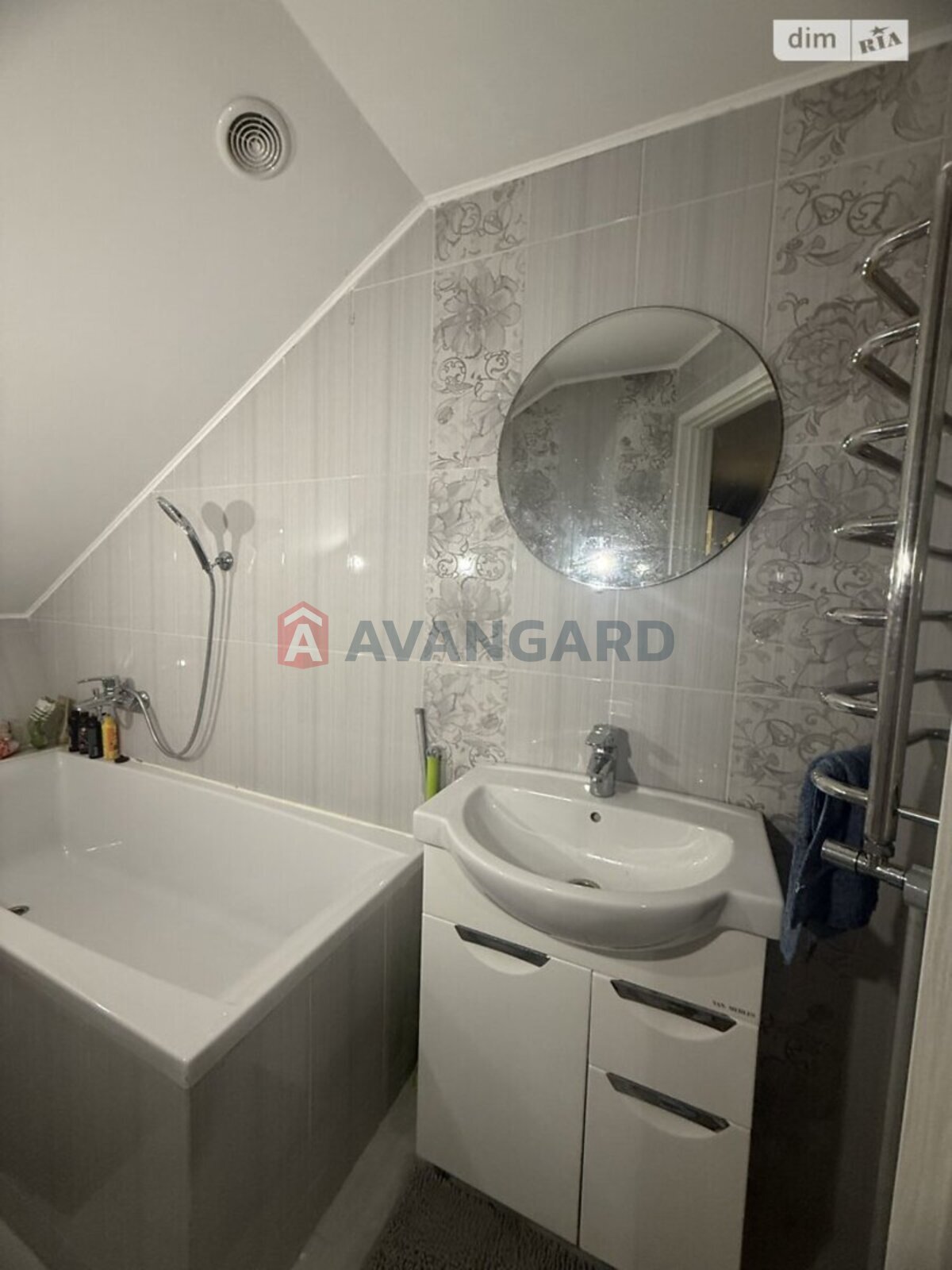 4 комн. квартира, 100/70/20 кв. м., 2/2 этаж фото 27 4 комн. квартира, 100/70/20 кв. м., 2/2 этаж фото 27