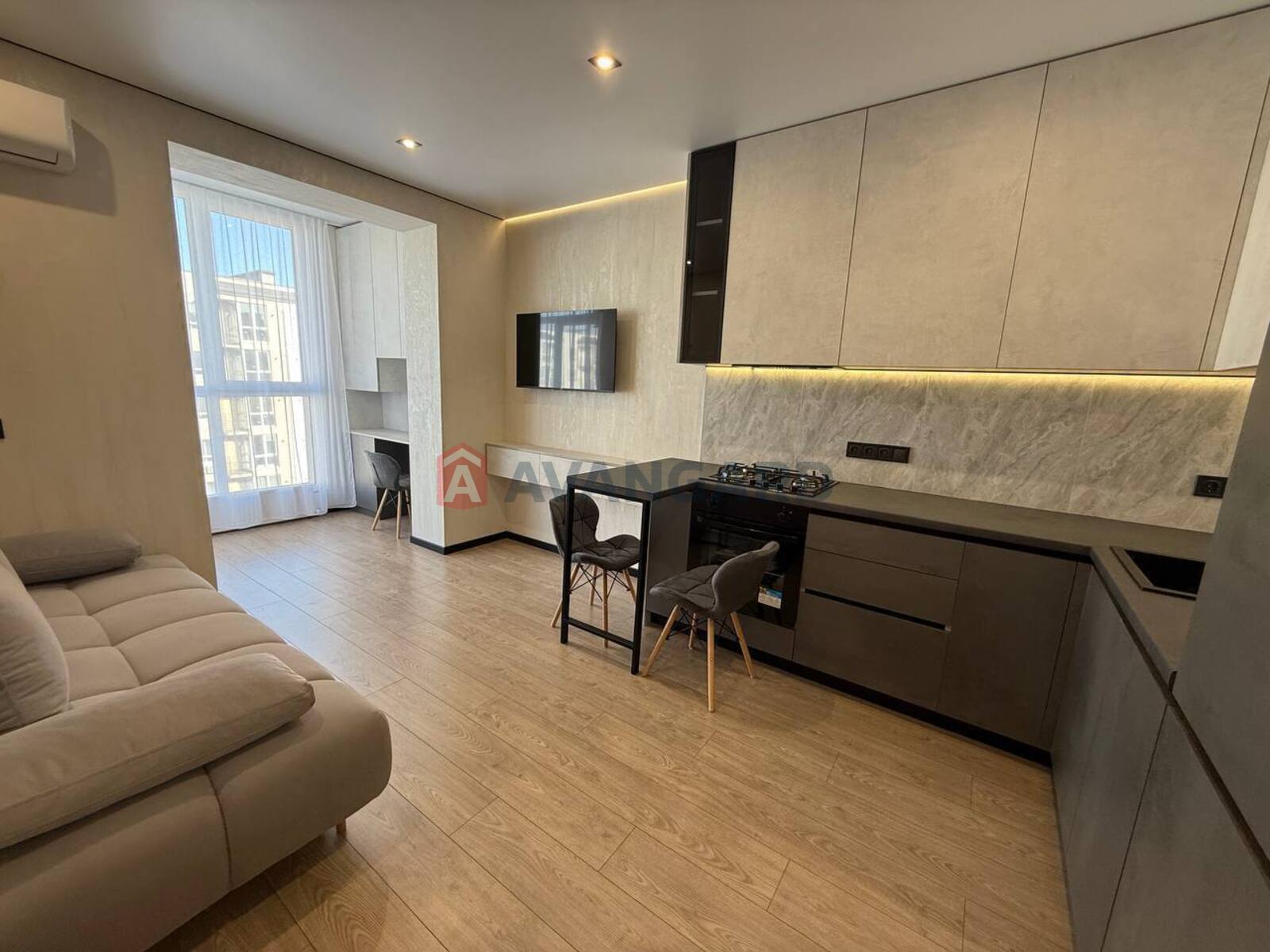 1 кім. квартира, 46/-/- кв. м., 9/10 поверх фото 1 1 кім. квартира, 46/-/- кв. м., 9/10 поверх фото 1