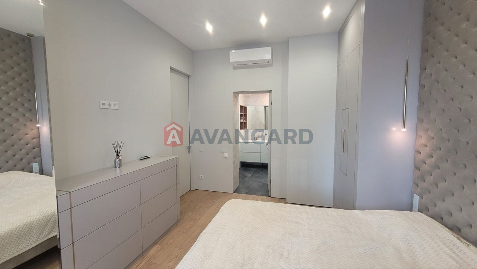 4 комн. квартира, 123/-/41 кв. м., 10/18 этаж фото 19 4 комн. квартира, 123/-/41 кв. м., 10/18 этаж фото 19