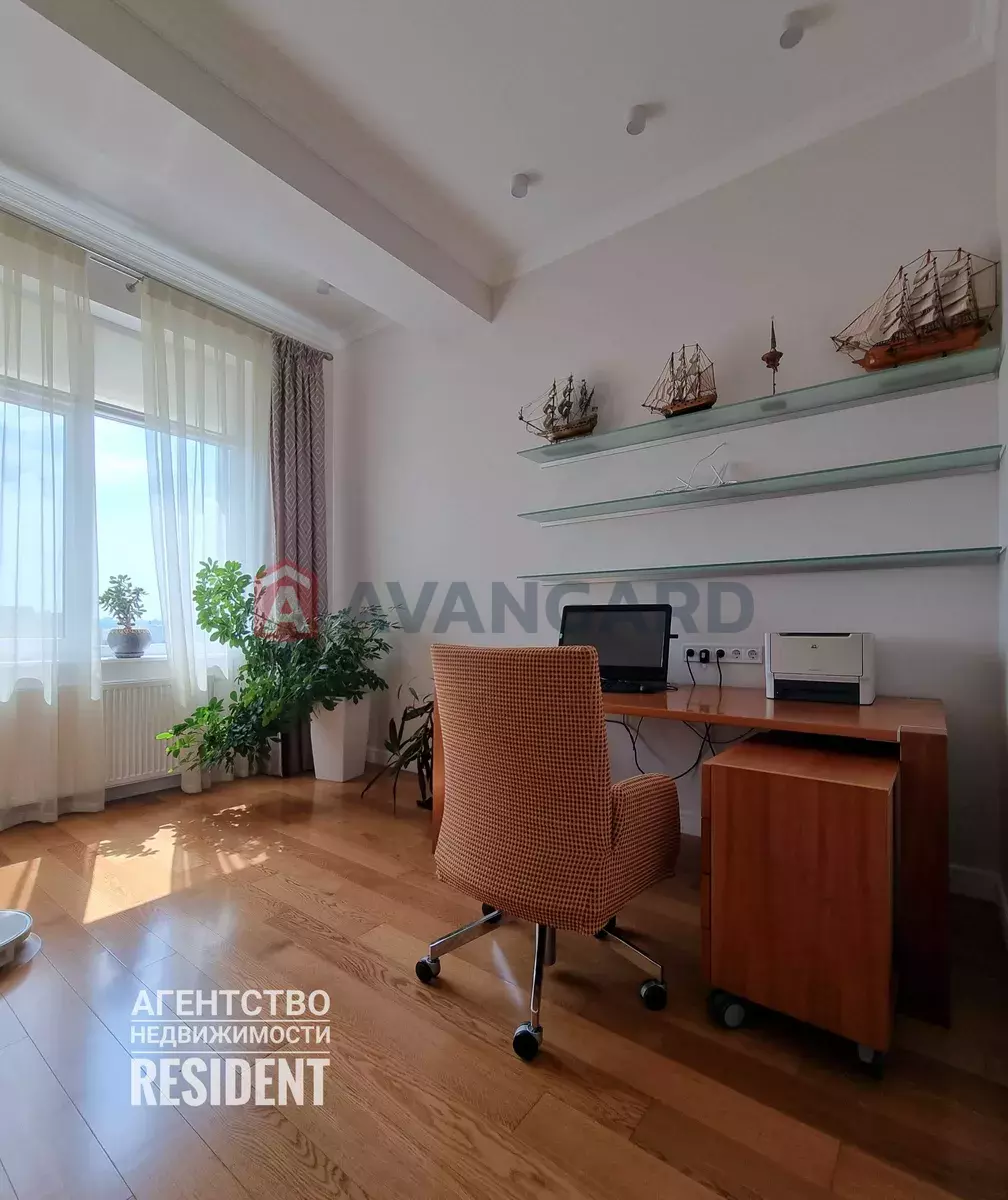 3 кім. квартира, 130/-/30 кв. м., 12/14 поверх фото 15 3 кім. квартира, 130/-/30 кв. м., 12/14 поверх фото 15