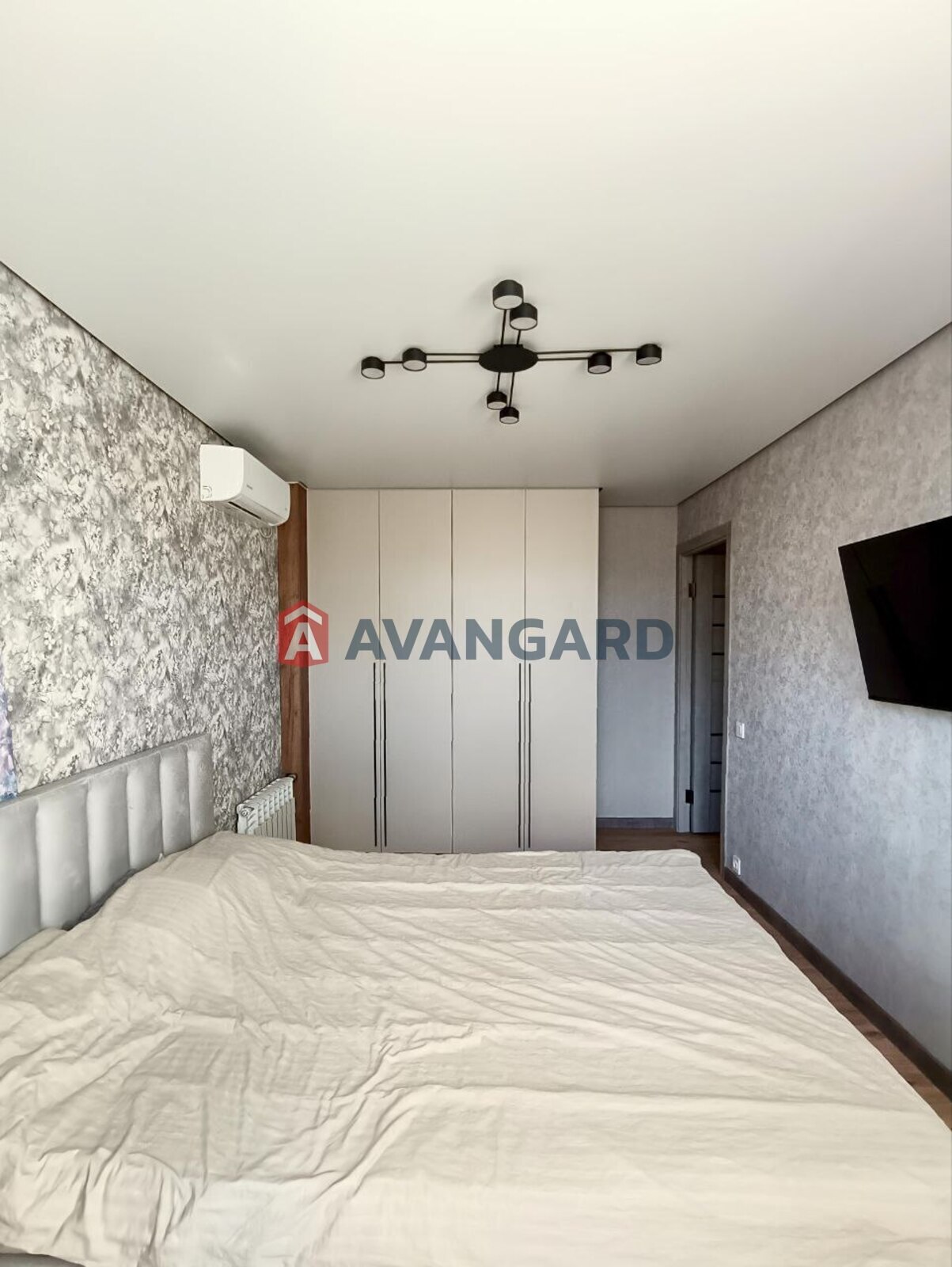 3 кім. квартира, 70/38/8 кв. м., 6/9 поверх фото 4 3 кім. квартира, 70/38/8 кв. м., 6/9 поверх фото 4