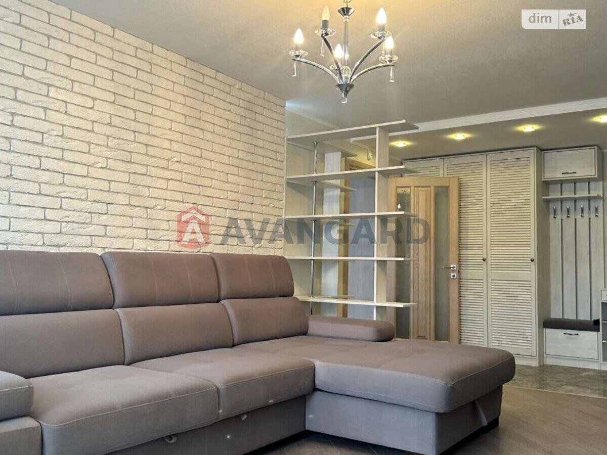 4 кім. квартира, 109/-/- кв. м., 4/5 поверх фото 14 4 кім. квартира, 109/-/- кв. м., 4/5 поверх фото 14