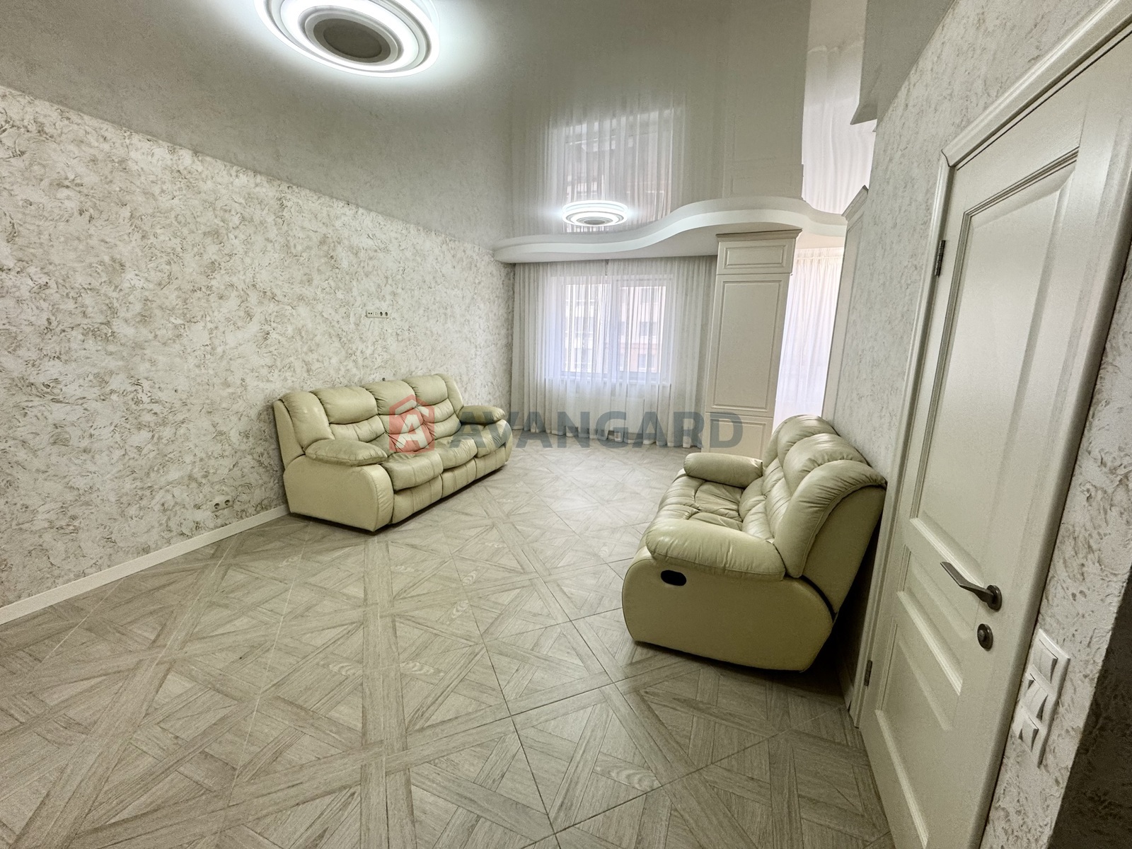 3 кім. квартира, 81/44/20 кв. м., 4/10 поверх фото 2 3 кім. квартира, 81/44/20 кв. м., 4/10 поверх фото 2