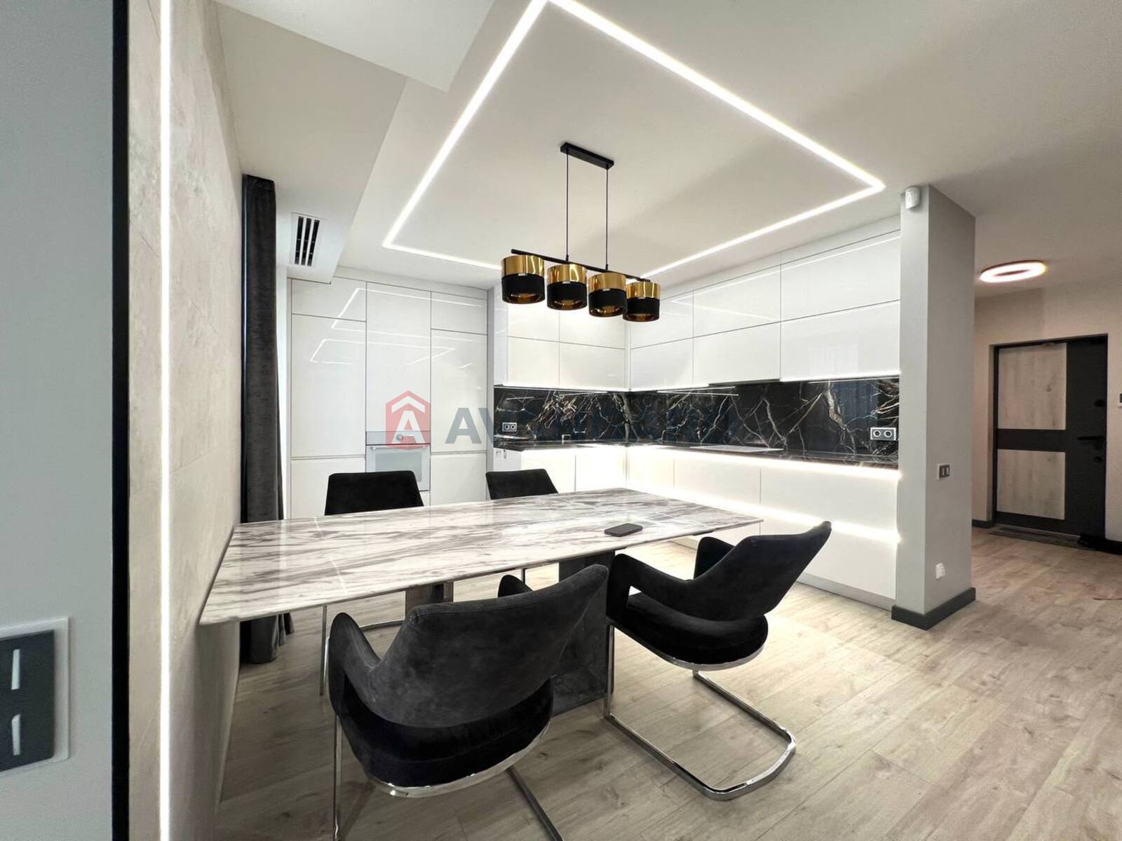 3 кім. квартира, 138/40/40 кв. м., 4/17 поверх фото 4 3 кім. квартира, 138/40/40 кв. м., 4/17 поверх фото 4