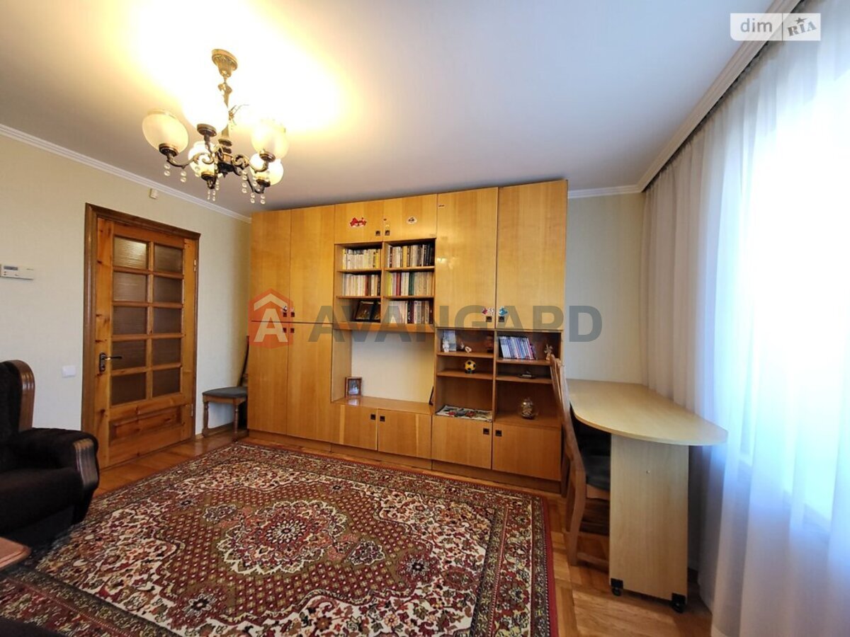 5 кім. квартира, 113/-/9 кв. м., 6/9 поверх фото 15 5 кім. квартира, 113/-/9 кв. м., 6/9 поверх фото 15