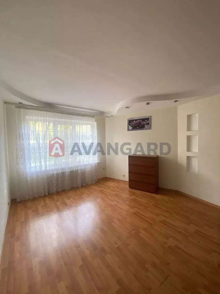 5 комн. квартира, 93/-/10 кв. м., 1/9 этаж фото 3 5 комн. квартира, 93/-/10 кв. м., 1/9 этаж фото 3