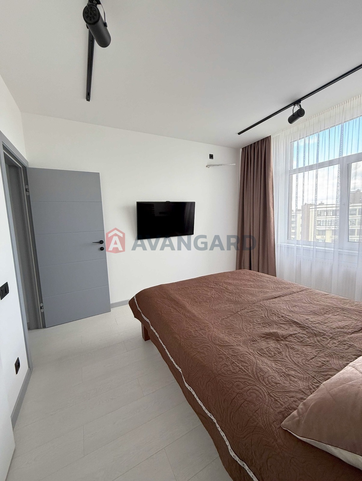 3 кім. квартира, 90/69/18 кв. м., 9/9 поверх фото 10 3 кім. квартира, 90/69/18 кв. м., 9/9 поверх фото 10