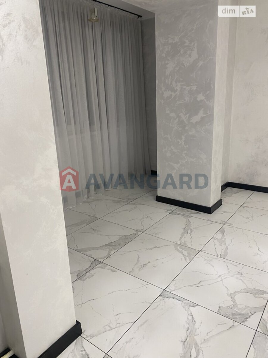 5 кім. квартира, 110/-/- кв. м., 10/10 поверх фото 10 5 кім. квартира, 110/-/- кв. м., 10/10 поверх фото 10