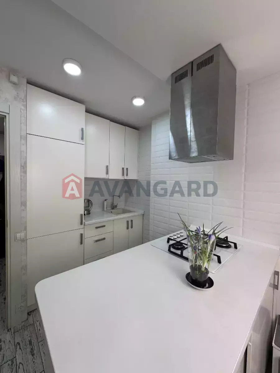 3 кім. квартира, 70/-/- кв. м., 9/9 поверх фото 1 3 кім. квартира, 70/-/- кв. м., 9/9 поверх фото 1