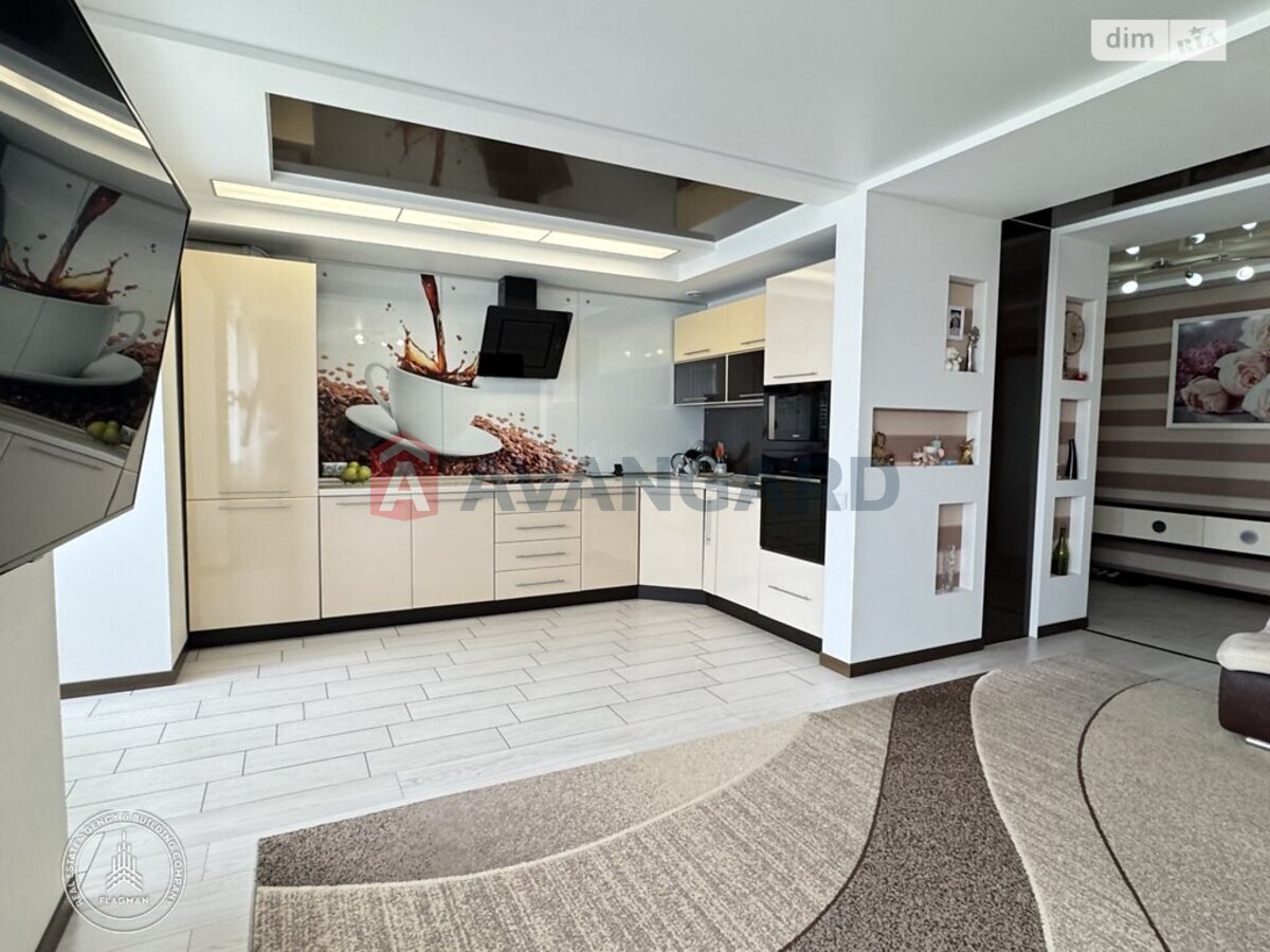 4 кім. квартира, 123/-/- кв. м., 4/5 поверх фото 6 4 кім. квартира, 123/-/- кв. м., 4/5 поверх фото 6