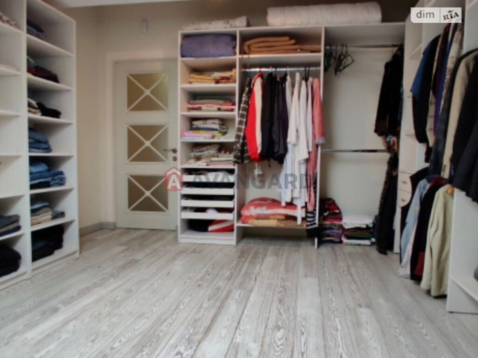 4 комн. квартира, 210/200/23 кв. м., 3/4 этаж фото 19 4 комн. квартира, 210/200/23 кв. м., 3/4 этаж фото 19