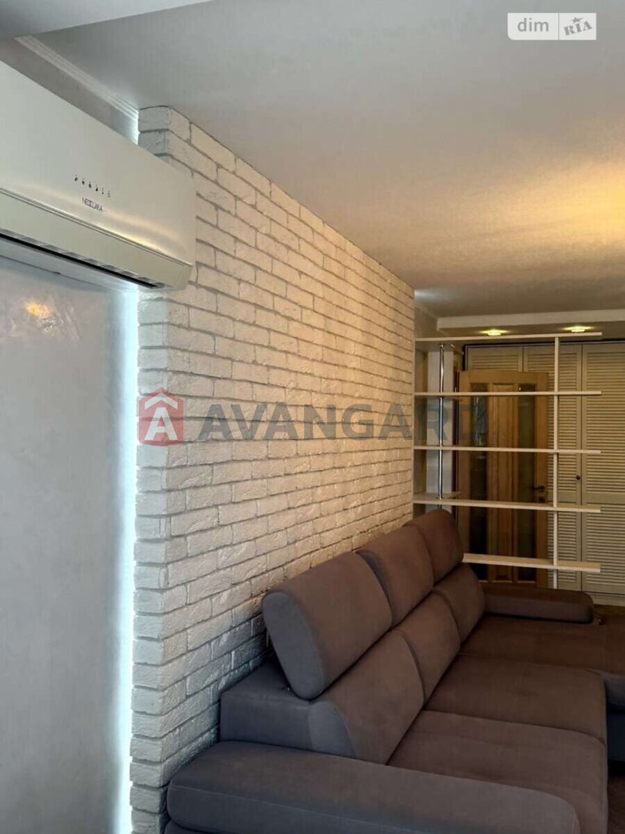 4 кім. квартира, 109/-/- кв. м., 4/5 поверх фото 16 4 кім. квартира, 109/-/- кв. м., 4/5 поверх фото 16