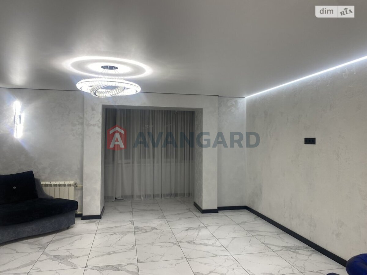 5 кім. квартира, 110/-/- кв. м., 10/10 поверх фото 14 5 кім. квартира, 110/-/- кв. м., 10/10 поверх фото 14