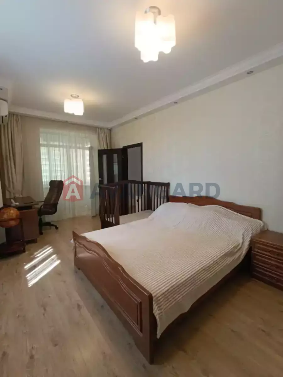 4 комн. квартира, 165/95/48 кв. м., 3/3 этаж фото 5 4 комн. квартира, 165/95/48 кв. м., 3/3 этаж фото 5