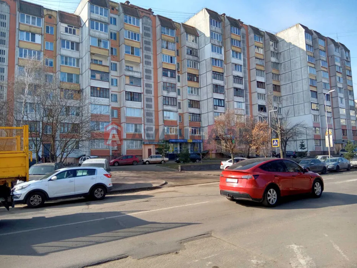 3 комн. квартира, 80/-/9 кв. м., 8/9 этаж фото 1 3 комн. квартира, 80/-/9 кв. м., 8/9 этаж фото 1