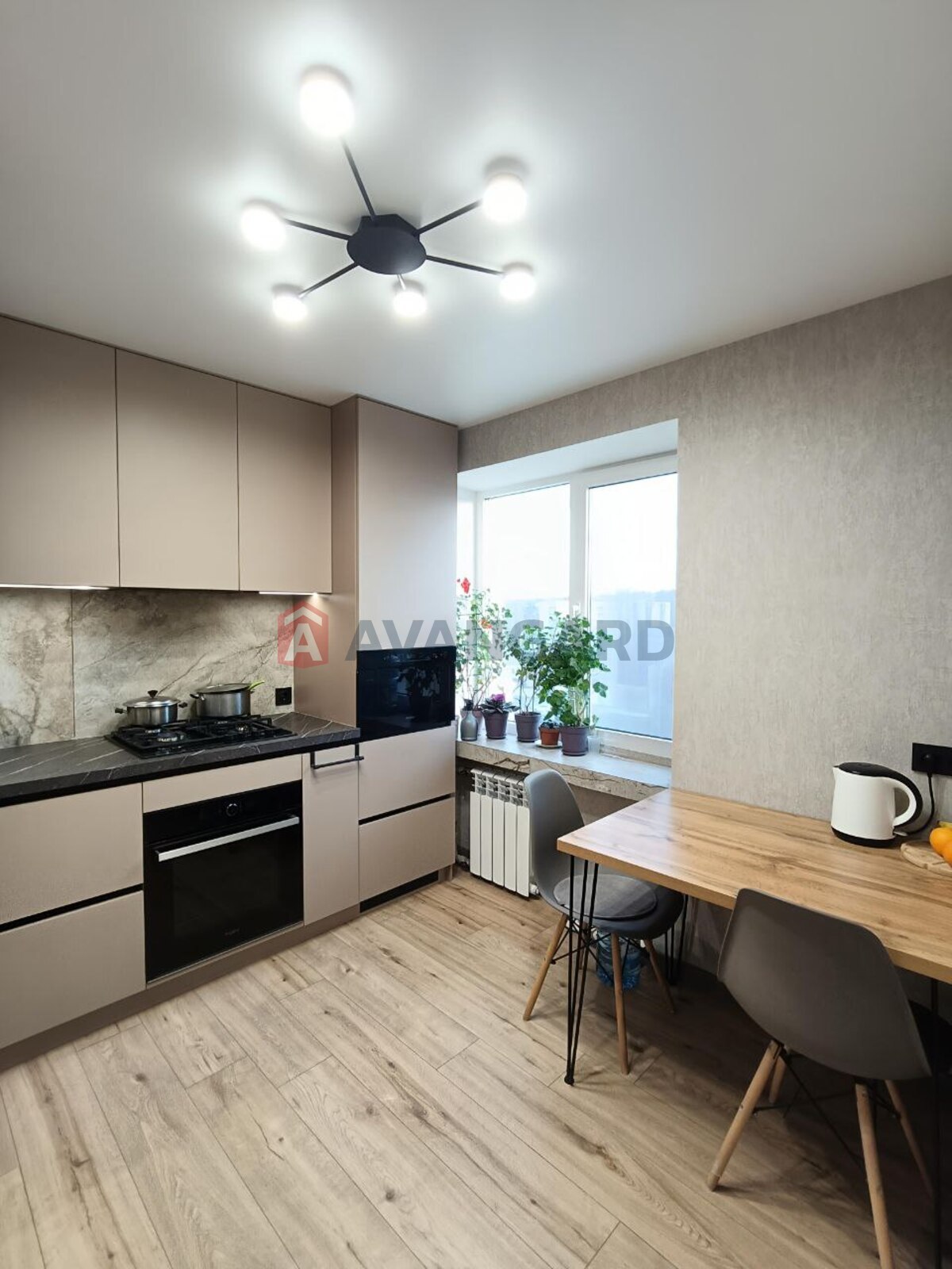 3 кім. квартира, 70/38/8 кв. м., 6/9 поверх фото 2 3 кім. квартира, 70/38/8 кв. м., 6/9 поверх фото 2