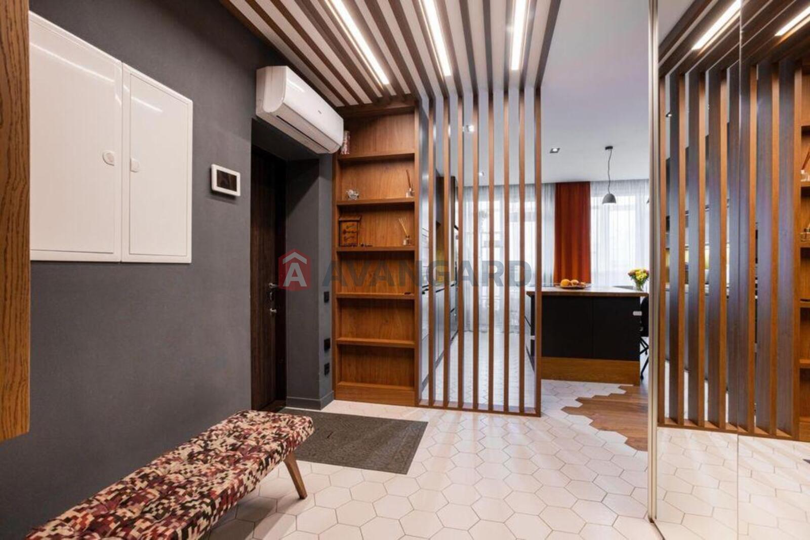 4 кім. квартира, 152/-/67 кв. м., 6/6 поверх фото 2 4 кім. квартира, 152/-/67 кв. м., 6/6 поверх фото 2