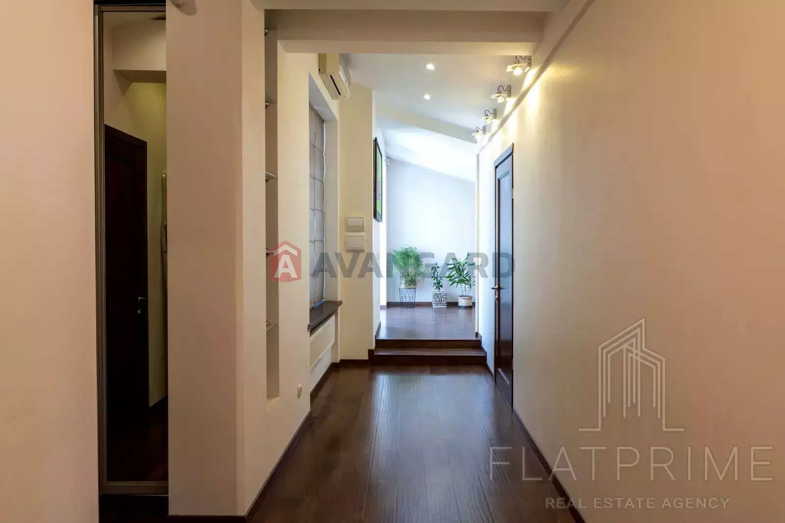 4 комн. квартира, 211/107/48 кв. м., 5/6 этаж фото 1 4 комн. квартира, 211/107/48 кв. м., 5/6 этаж фото 1