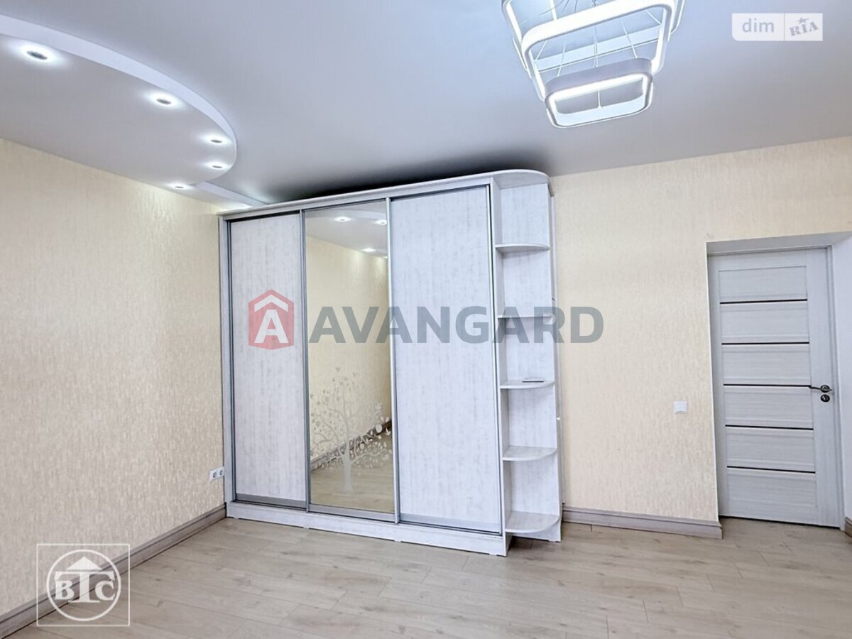 4 комн. квартира, 120/-/16 кв. м., 2/2 этаж фото 9 4 комн. квартира, 120/-/16 кв. м., 2/2 этаж фото 9