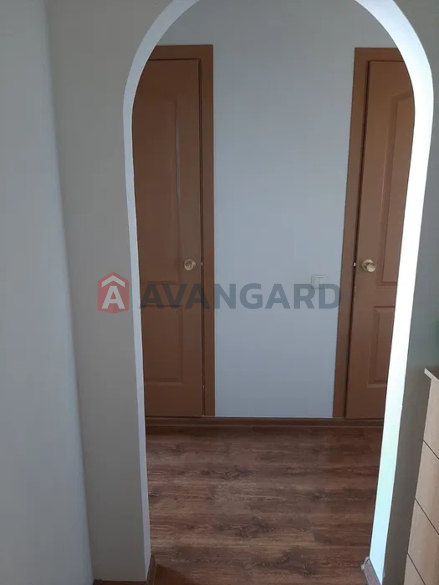 4 кім. квартира, 77/-/10 кв. м., 8/9 поверх фото 11 4 кім. квартира, 77/-/10 кв. м., 8/9 поверх фото 11