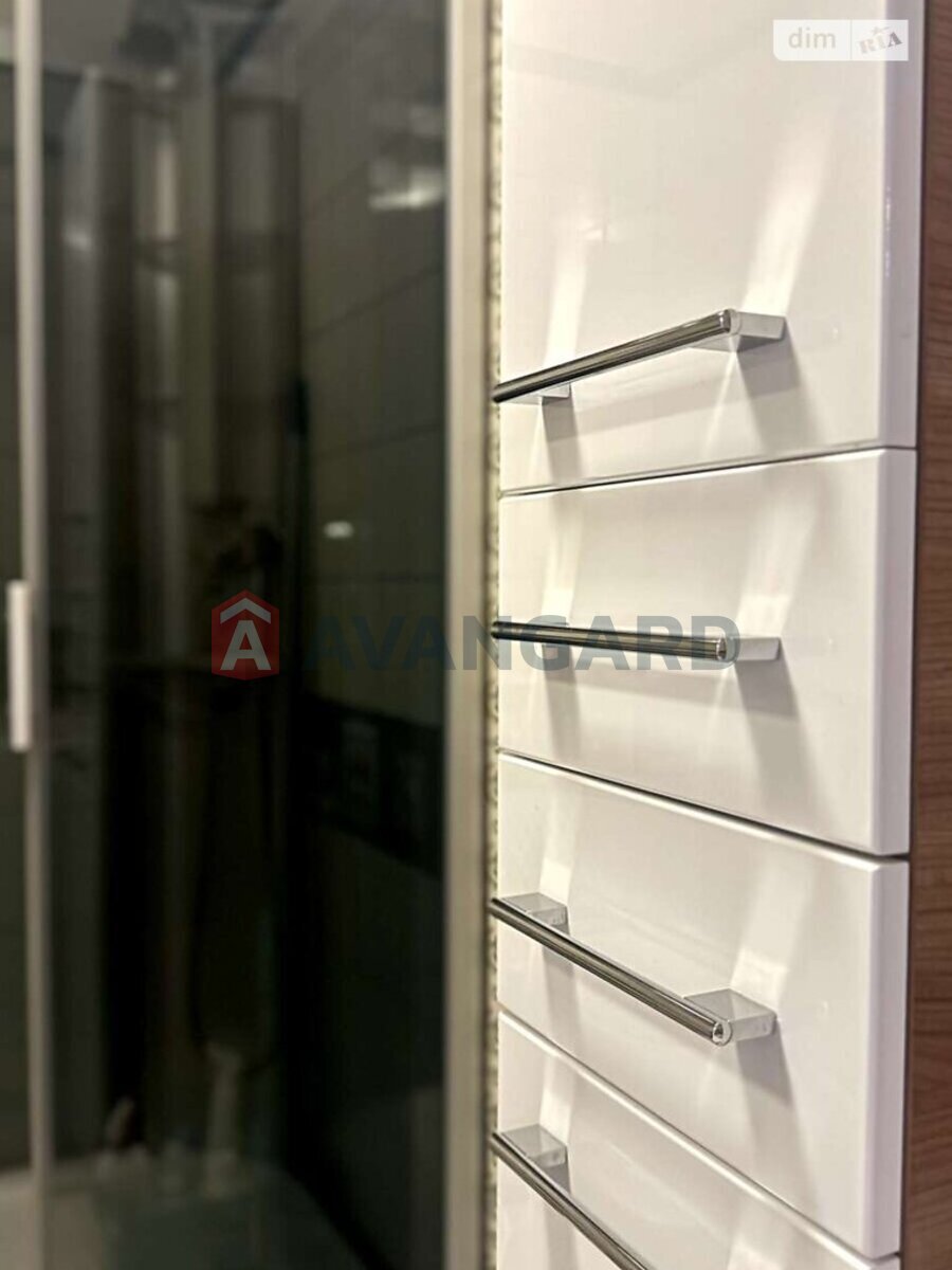 4 кім. квартира, 109/-/- кв. м., 4/5 поверх фото 28 4 кім. квартира, 109/-/- кв. м., 4/5 поверх фото 28