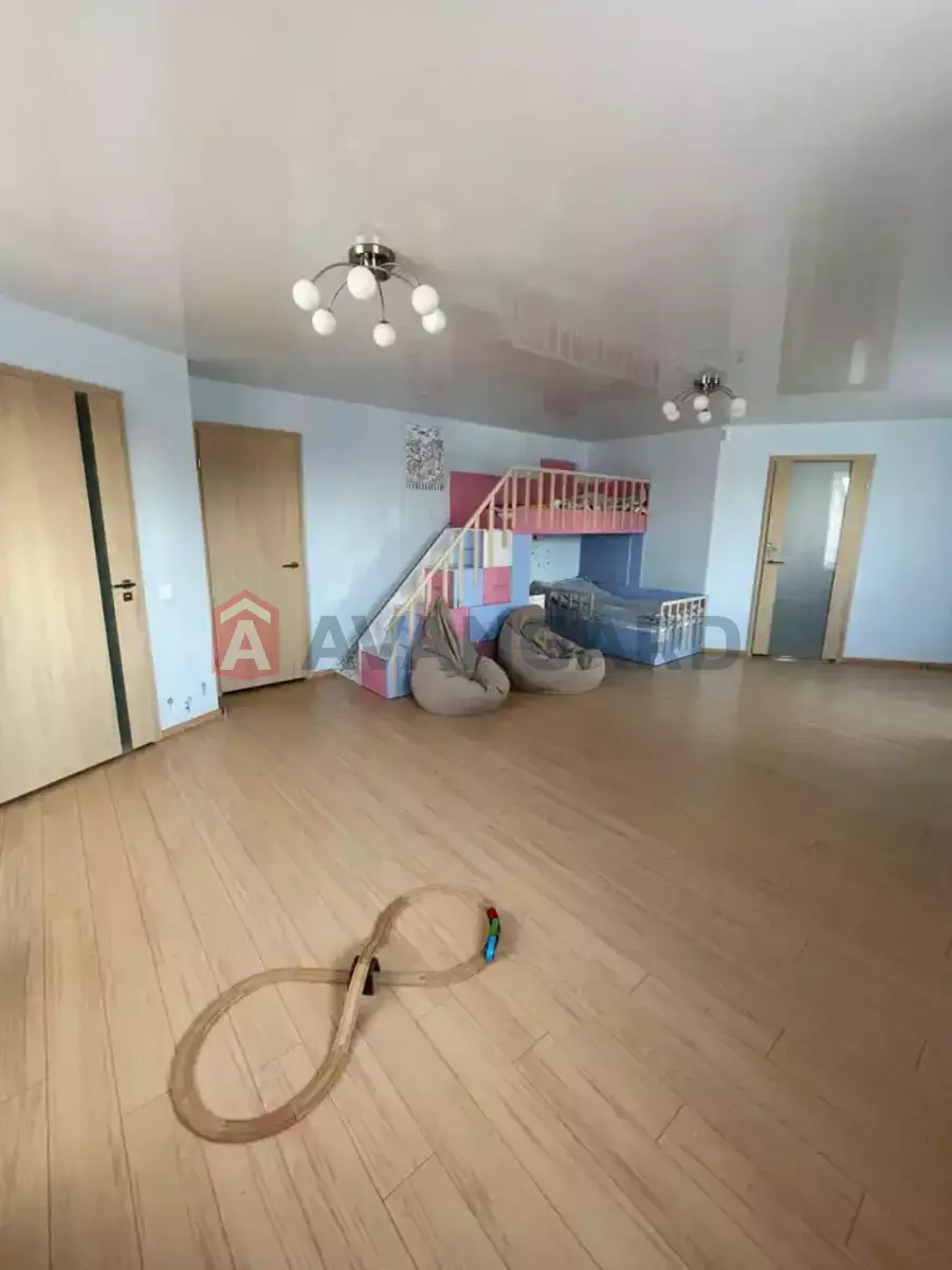4 кім. квартира, 165/-/- кв. м., 3/4 поверх фото 3 4 кім. квартира, 165/-/- кв. м., 3/4 поверх фото 3