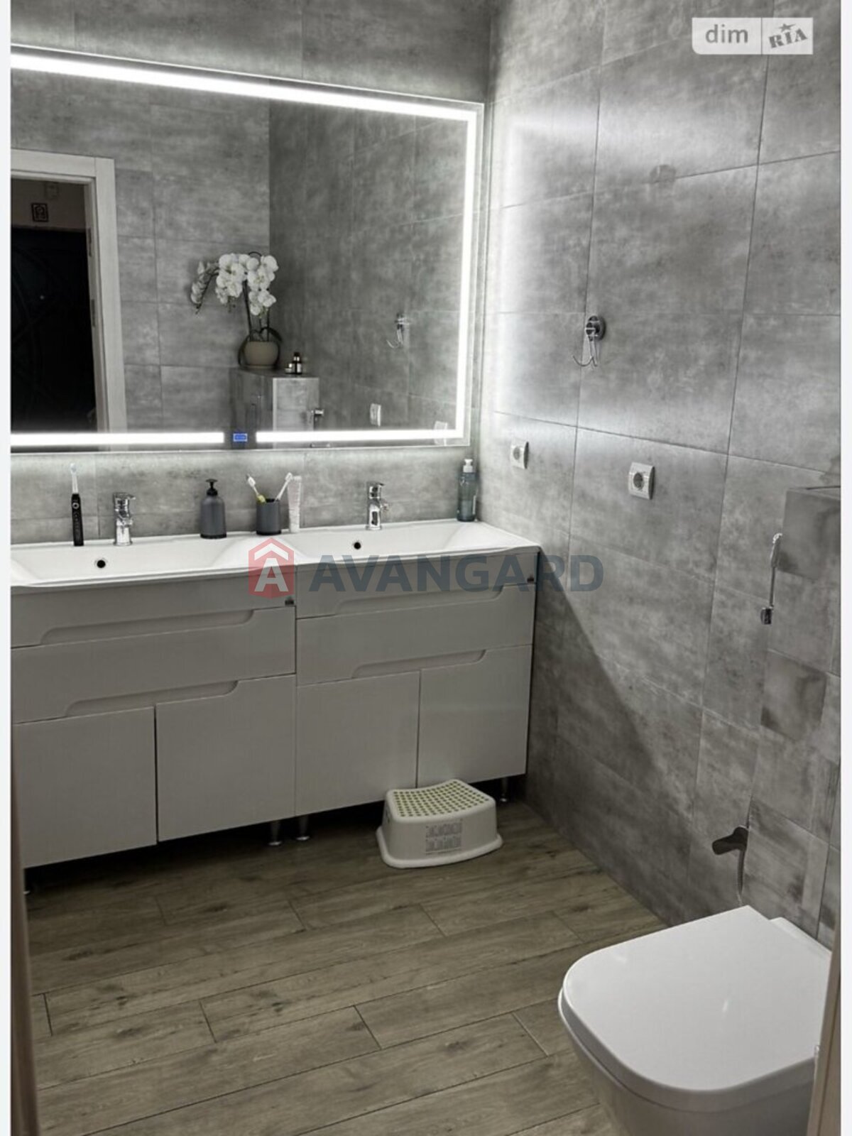 3 кім. квартира, 97/70/17 кв. м., 10/10 поверх фото 12 3 кім. квартира, 97/70/17 кв. м., 10/10 поверх фото 12