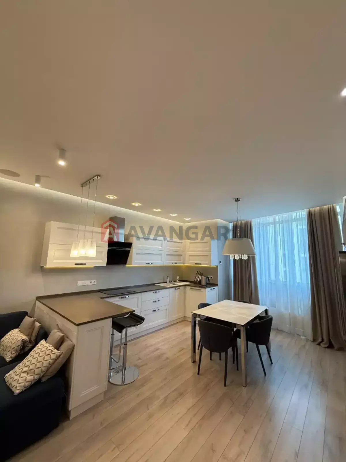 3 кім. квартира, 120/-/20 кв. м., 17/24 поверх фото 6 3 кім. квартира, 120/-/20 кв. м., 17/24 поверх фото 6