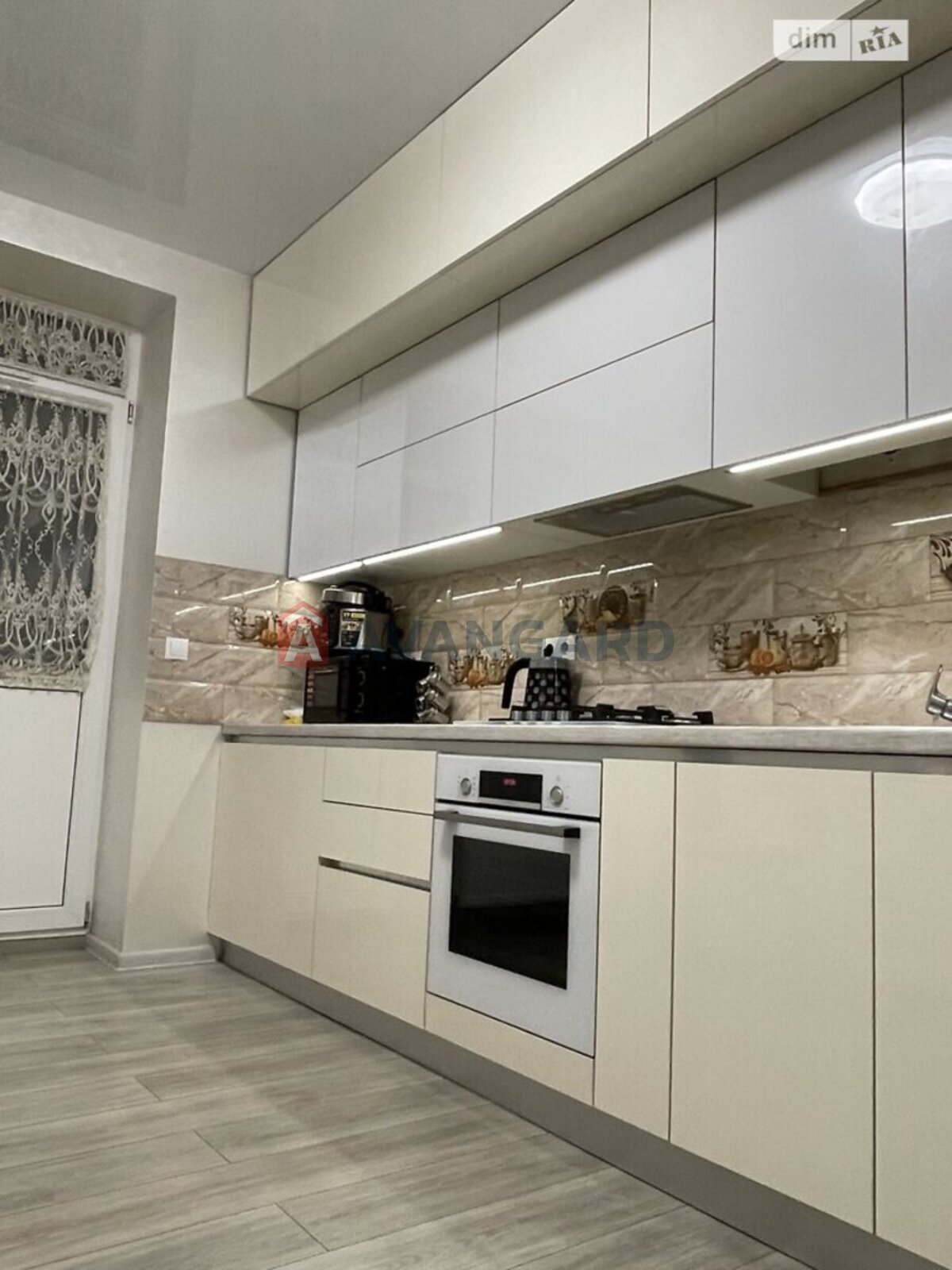 2 кім. квартира, 71/38/11 кв. м., 4/10 поверх фото 8 2 кім. квартира, 71/38/11 кв. м., 4/10 поверх фото 8