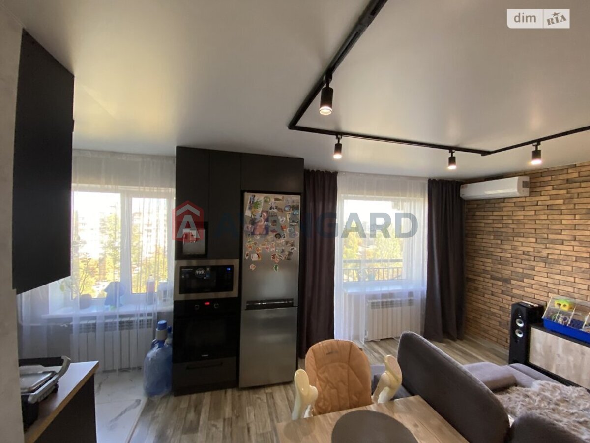 3 кім. квартира, 69/-/15 кв. м., 8/9 поверх фото 11 3 кім. квартира, 69/-/15 кв. м., 8/9 поверх фото 11