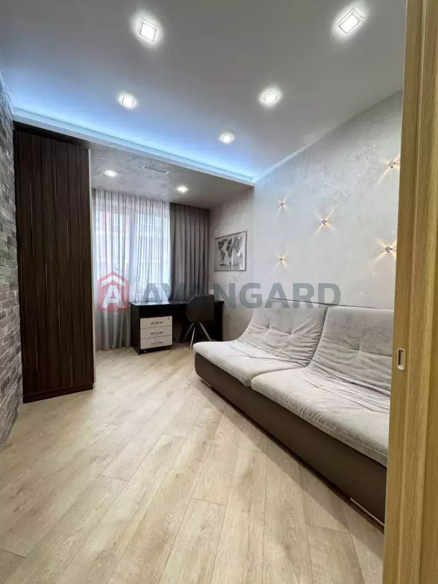 4 комн. квартира, 126/80/45 кв. м., 3/6 этаж фото 11 4 комн. квартира, 126/80/45 кв. м., 3/6 этаж фото 11