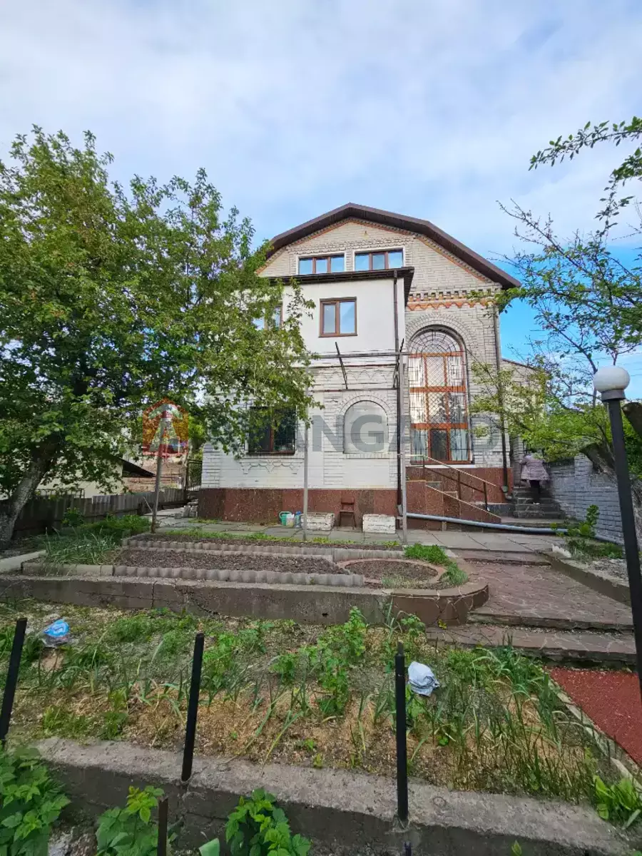 5 комн. квартира, 195/-/10 кв. м., -/2 этаж фото 2 5 комн. квартира, 195/-/10 кв. м., -/2 этаж фото 2