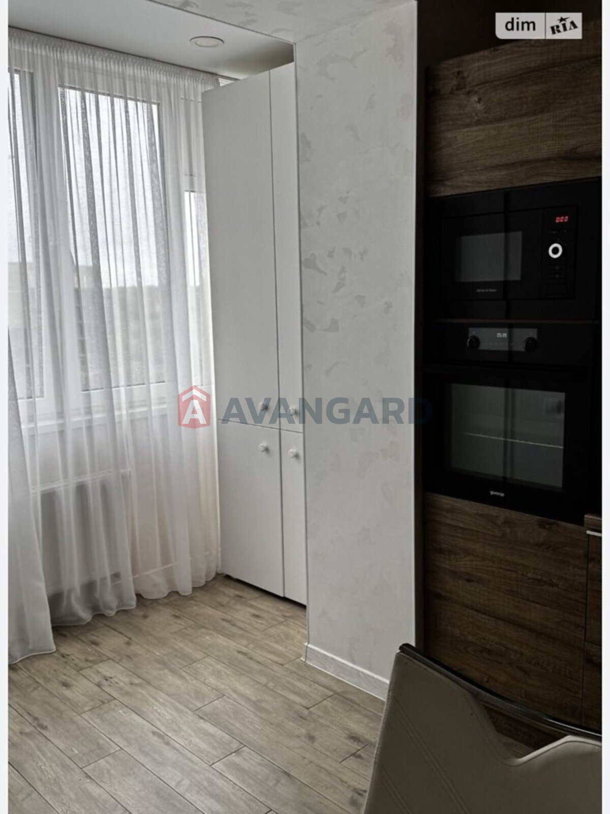 3 кім. квартира, 97/70/17 кв. м., 10/10 поверх фото 3 3 кім. квартира, 97/70/17 кв. м., 10/10 поверх фото 3