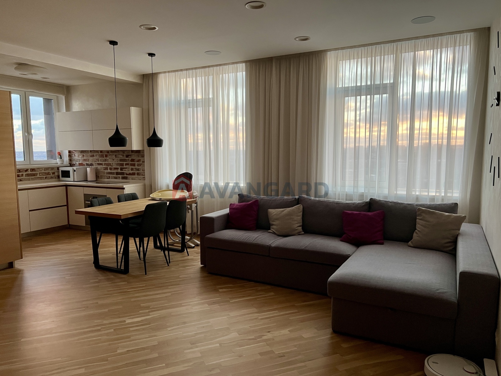 3 кім. квартира, 106/80/15 кв. м., 13/17 поверх фото 8 3 кім. квартира, 106/80/15 кв. м., 13/17 поверх фото 8