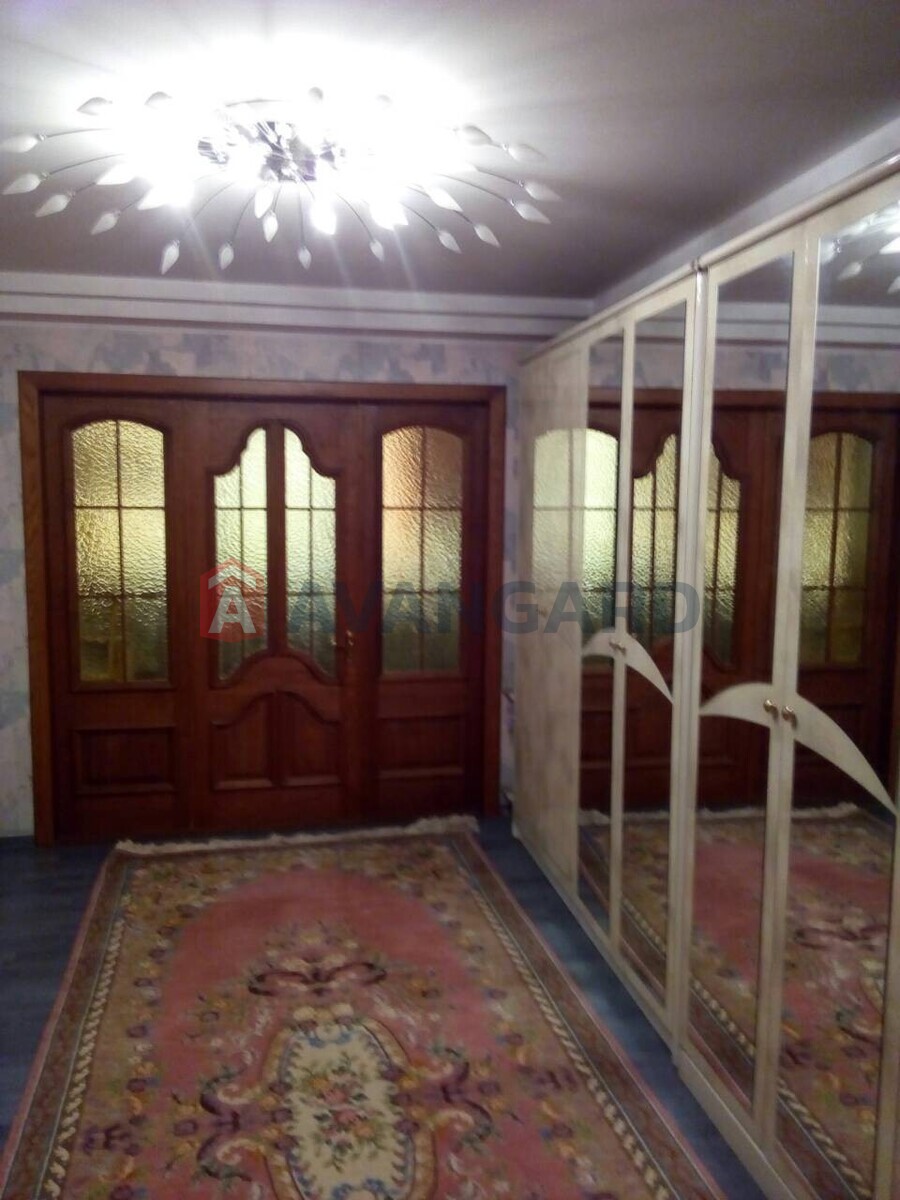 5 комн. квартира, 180/-/- кв. м., 4/5 этаж фото 1 5 комн. квартира, 180/-/- кв. м., 4/5 этаж фото 1