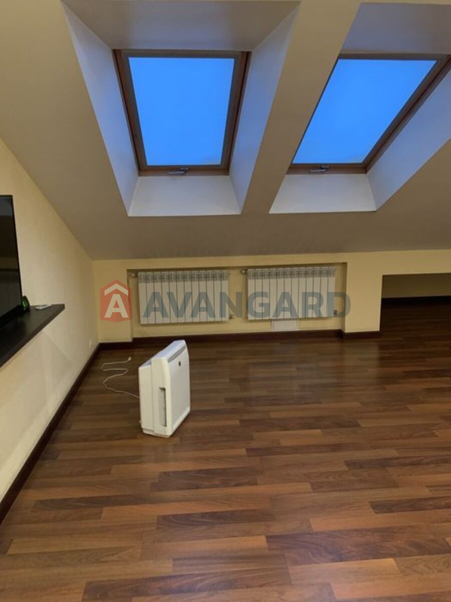 6 кім. квартира, 250/-/20 кв. м., 5/5 поверх фото 8 6 кім. квартира, 250/-/20 кв. м., 5/5 поверх фото 8