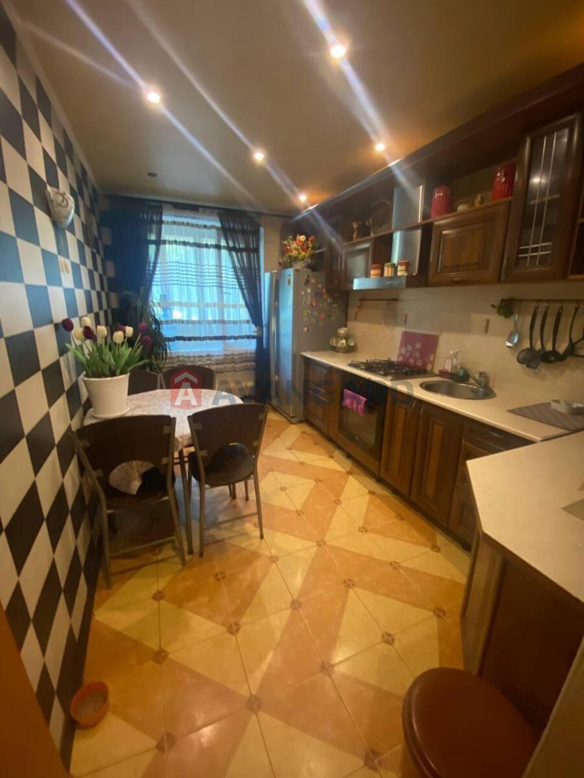 4 комн. квартира, 82/55/20 кв. м., 1/4 этаж фото 1 4 комн. квартира, 82/55/20 кв. м., 1/4 этаж фото 1