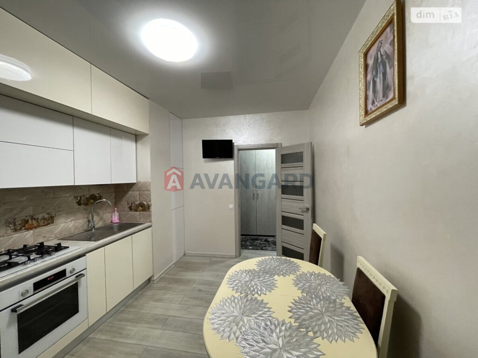 2 кім. квартира, 71/38/11 кв. м., 4/10 поверх фото 7 2 кім. квартира, 71/38/11 кв. м., 4/10 поверх фото 7