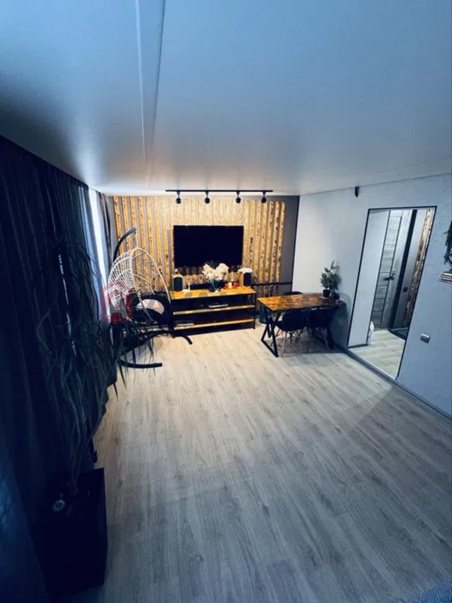 2 кім. квартира, 60/-/4 кв. м., 1/2 поверх фото 1 2 кім. квартира, 60/-/4 кв. м., 1/2 поверх фото 1