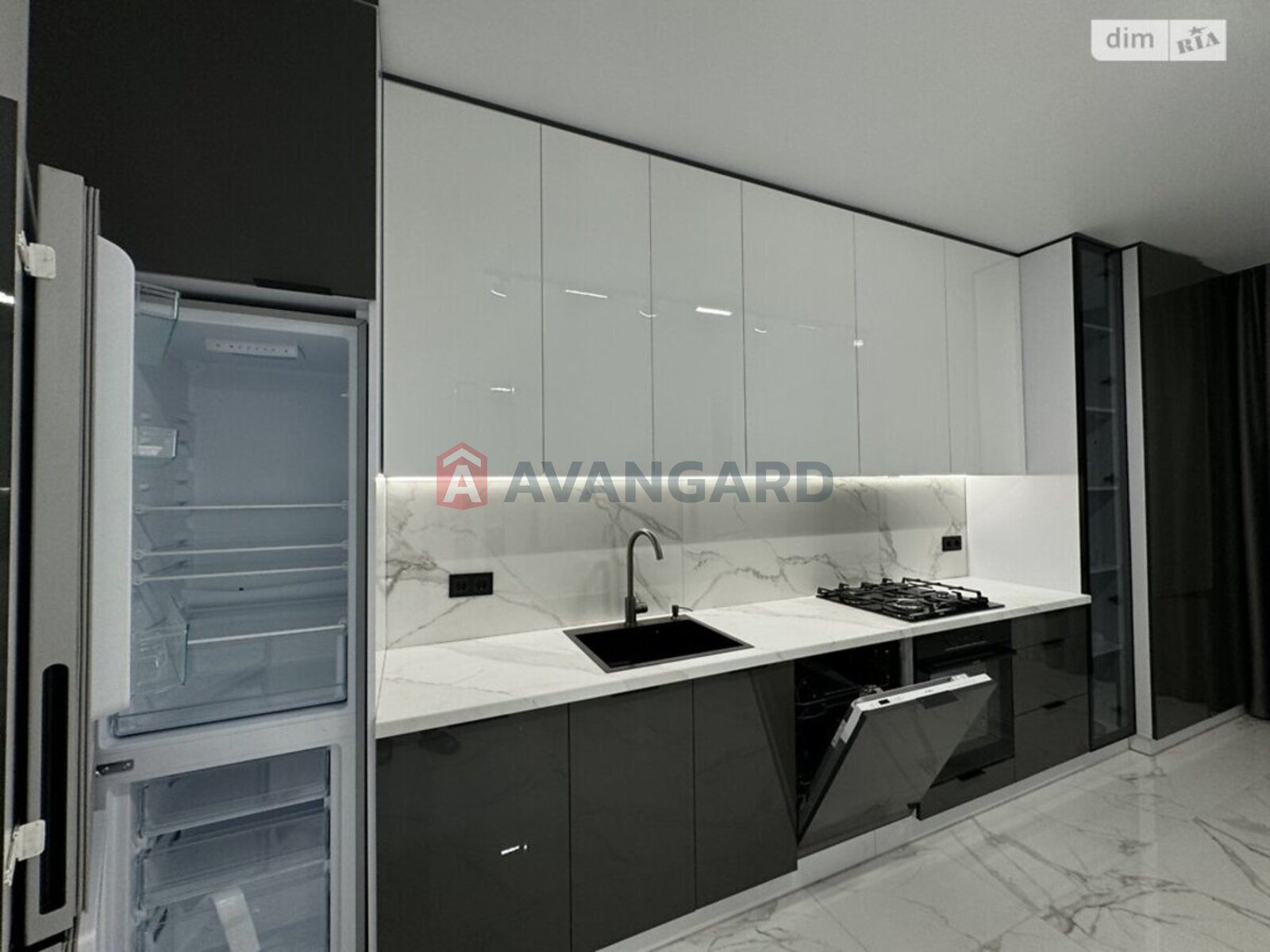 2 кім. квартира, 67/32/17 кв. м., 7/10 поверх фото 4 2 кім. квартира, 67/32/17 кв. м., 7/10 поверх фото 4