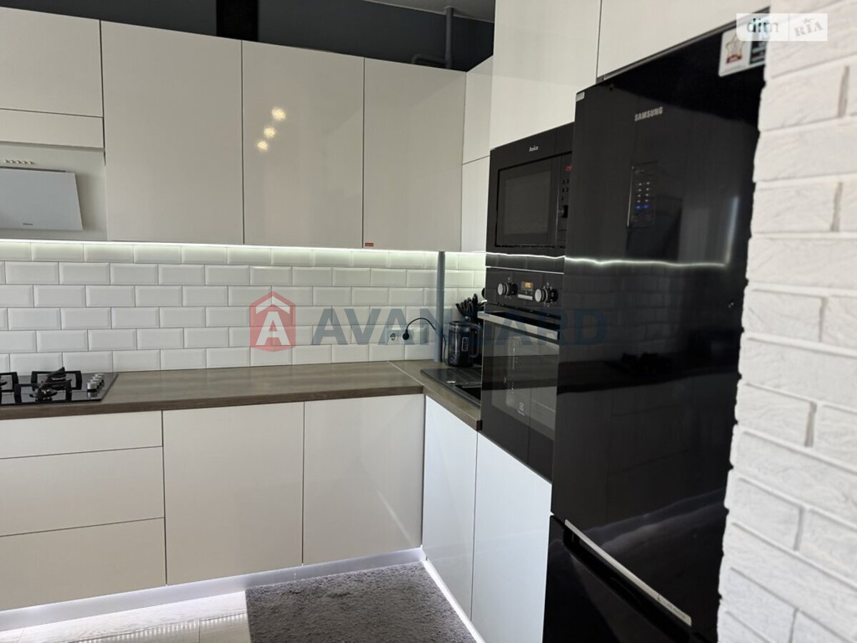 3 комн. квартира, 68/43/11 кв. м., 8/10 этаж фото 16 3 комн. квартира, 68/43/11 кв. м., 8/10 этаж фото 16