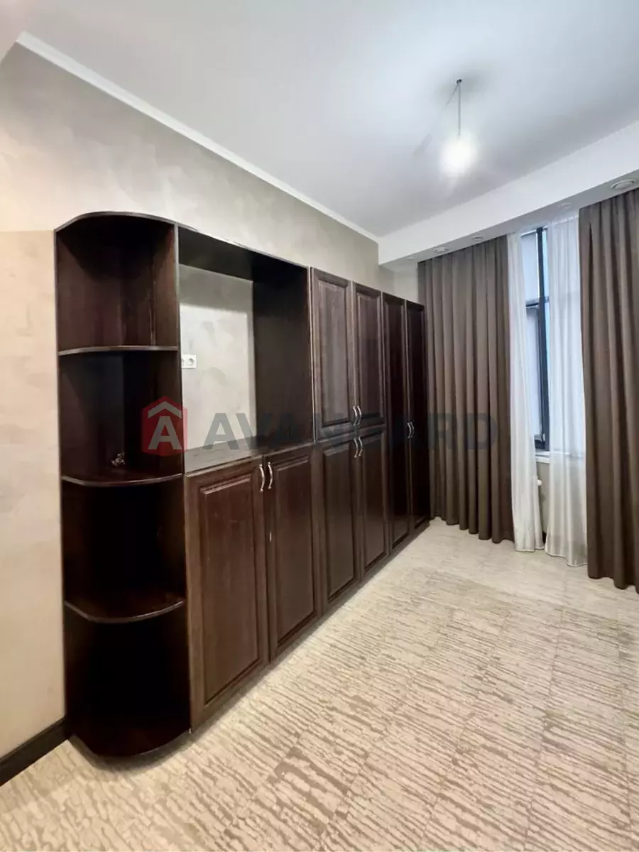 3 кім. квартира, 177/-/40 кв. м., 17/22 поверх фото 4 3 кім. квартира, 177/-/40 кв. м., 17/22 поверх фото 4