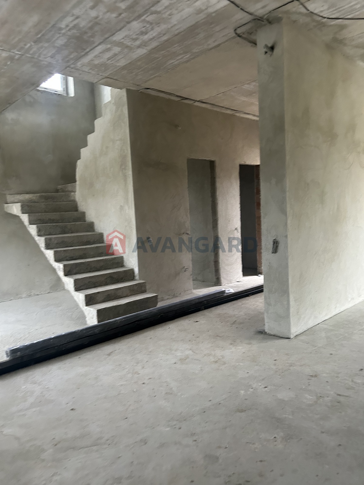 3 комн. квартира, 145/-/26 кв. м., 2/2 этаж фото 10 3 комн. квартира, 145/-/26 кв. м., 2/2 этаж фото 10