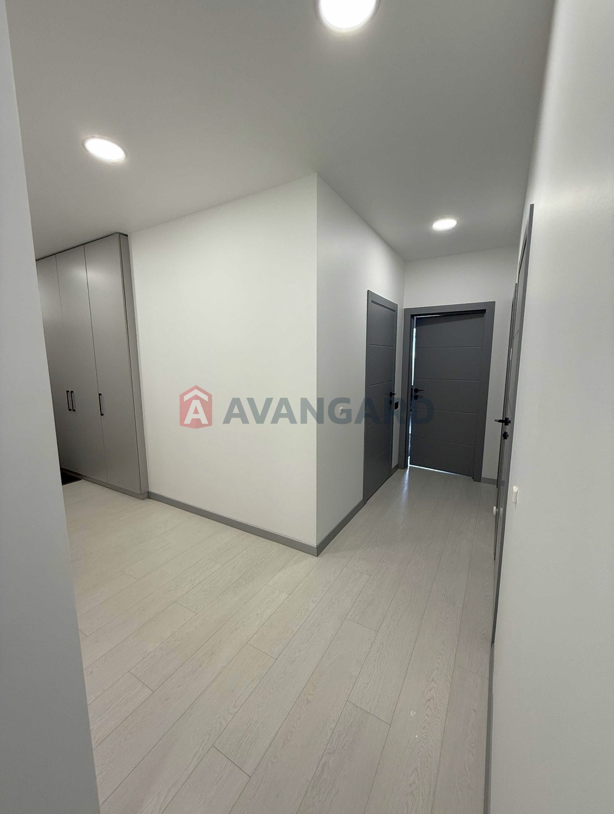 3 кім. квартира, 90/69/18 кв. м., 9/9 поверх фото 14 3 кім. квартира, 90/69/18 кв. м., 9/9 поверх фото 14