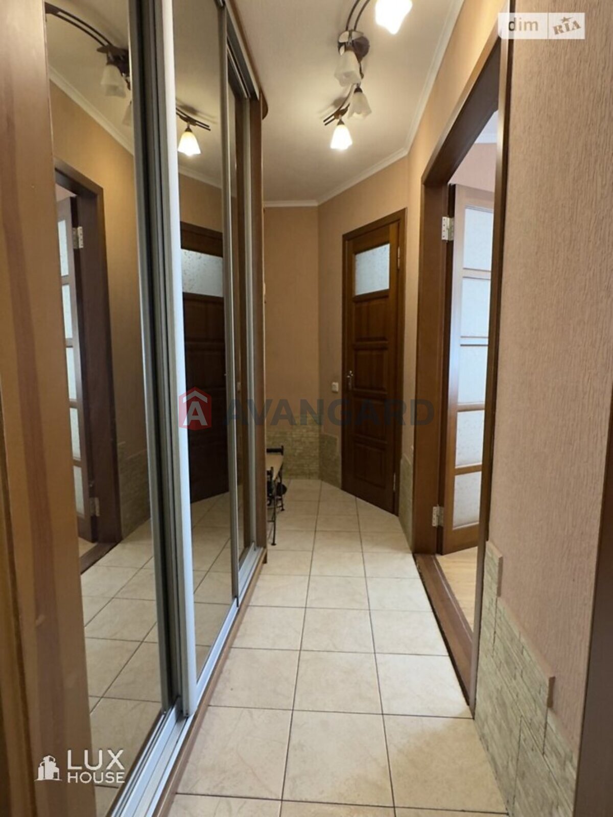 3 комн. квартира, 63/-/18 кв. м., 4/5 этаж фото 4 3 комн. квартира, 63/-/18 кв. м., 4/5 этаж фото 4