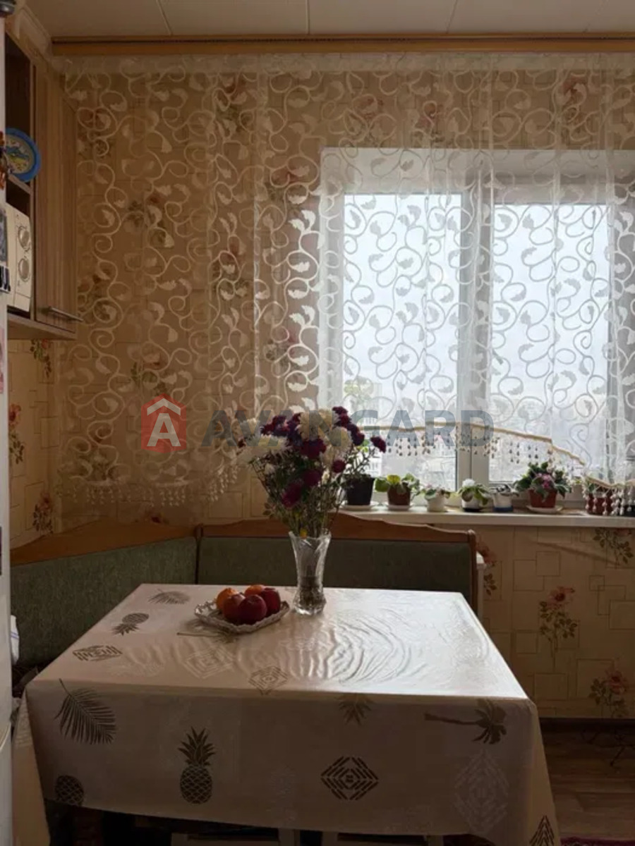 3 кім. квартира, 75/-/8 кв. м., 9/9 поверх фото 10 3 кім. квартира, 75/-/8 кв. м., 9/9 поверх фото 10