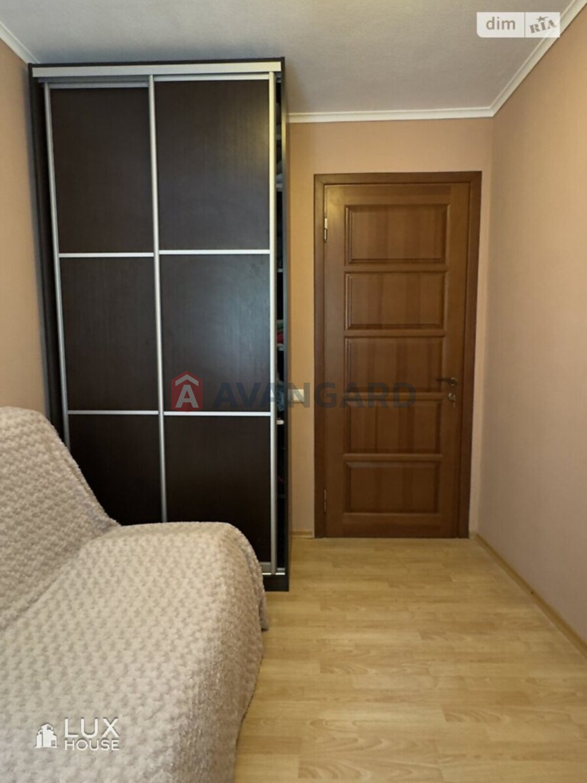 3 комн. квартира, 63/-/18 кв. м., 4/5 этаж фото 9 3 комн. квартира, 63/-/18 кв. м., 4/5 этаж фото 9