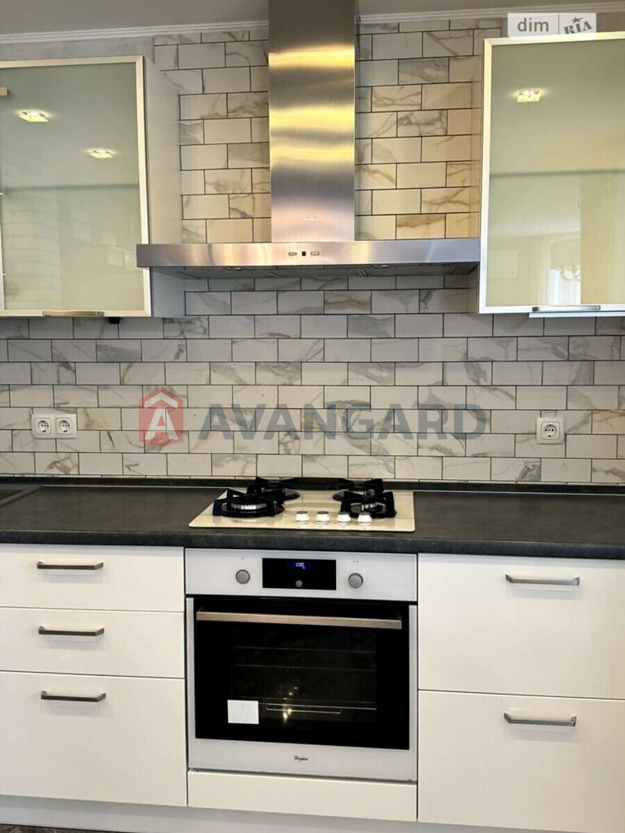 4 кім. квартира, 109/-/- кв. м., 4/5 поверх фото 12 4 кім. квартира, 109/-/- кв. м., 4/5 поверх фото 12